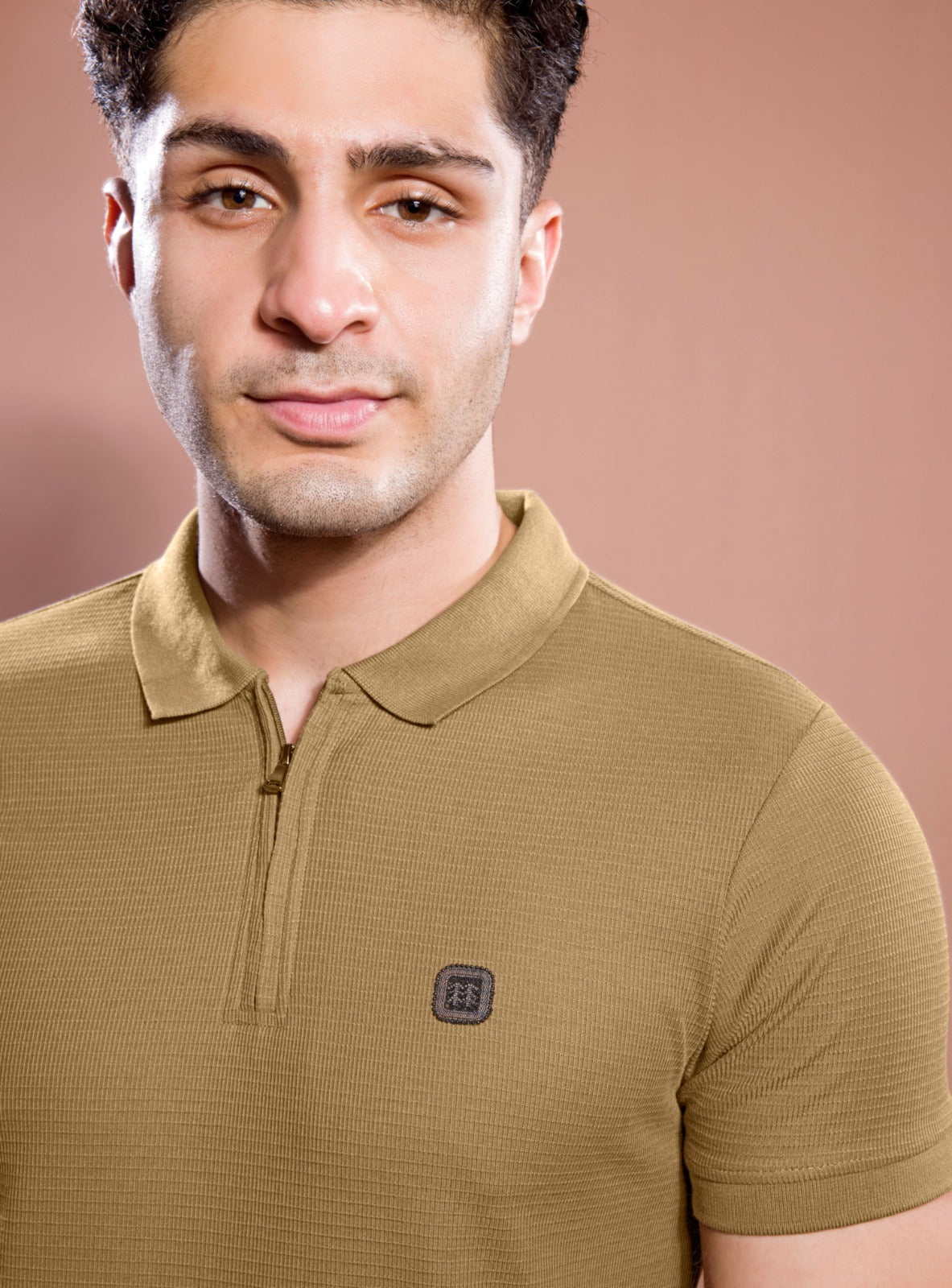 STRUCTURED POLO WITH ZIP