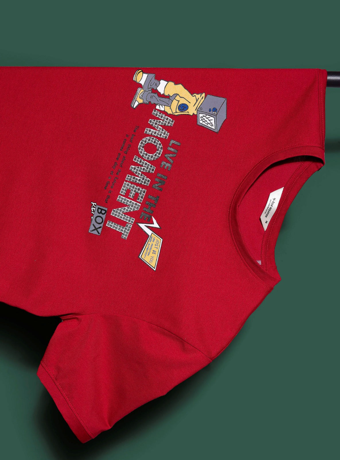 CARMINE RED TENCIL GRAPHIC PRINT WITH EXTRA EDGE